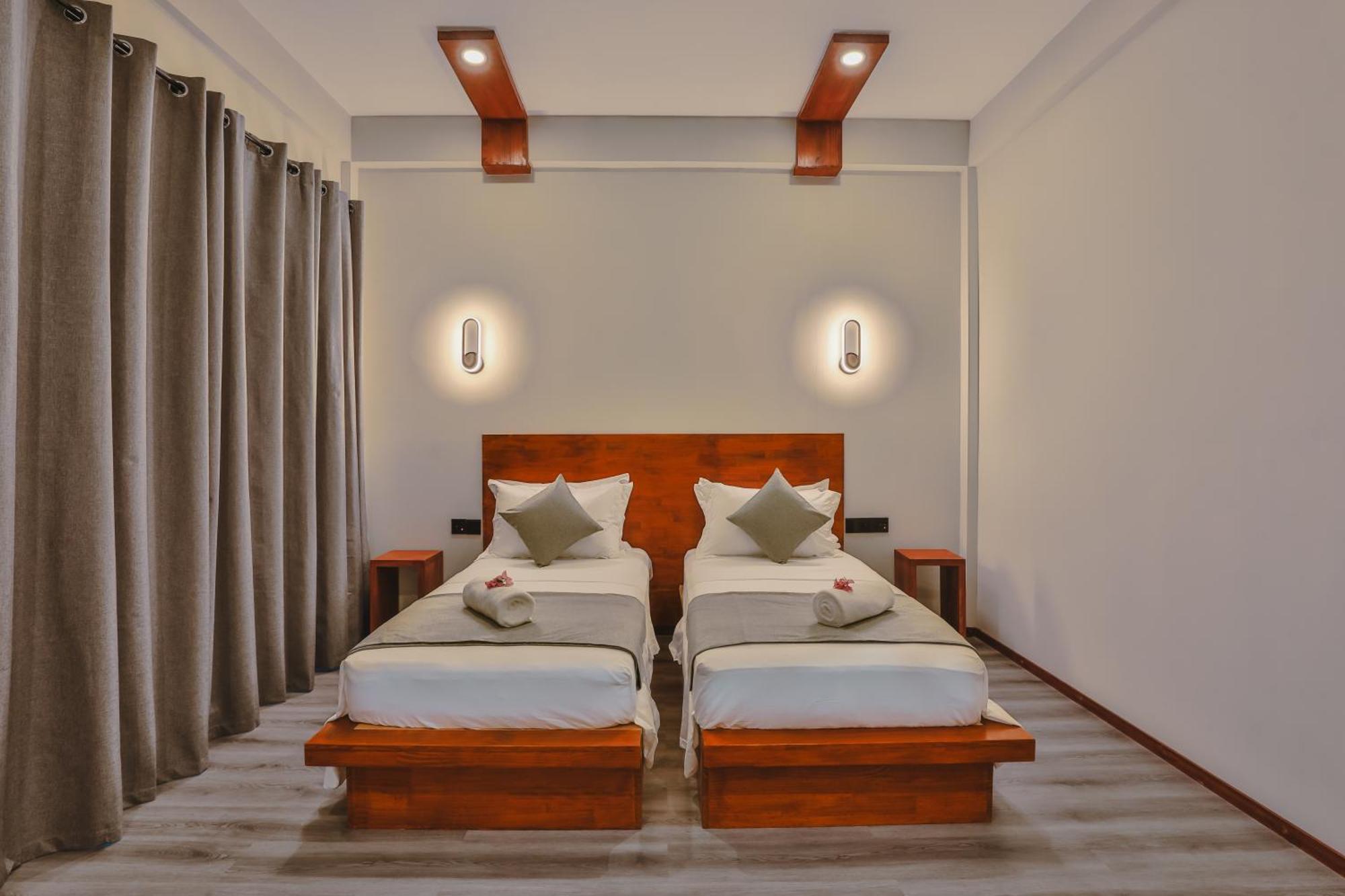 Sunny Breeze View Hotel Hangnaameedhoo Exterior photo