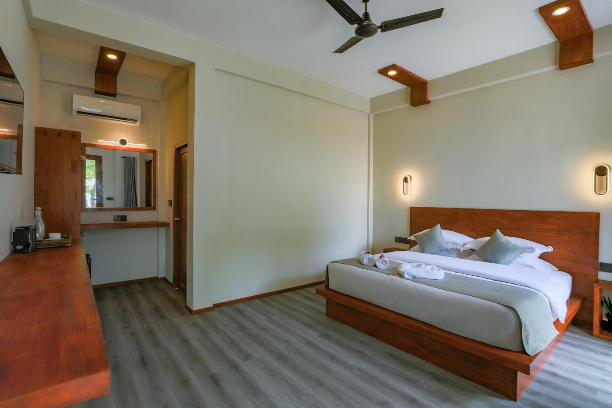 Sunny Breeze View Hotel Hangnaameedhoo Exterior photo